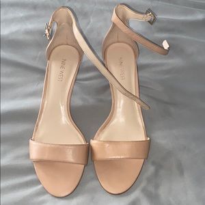 Nine West natural beige sandals